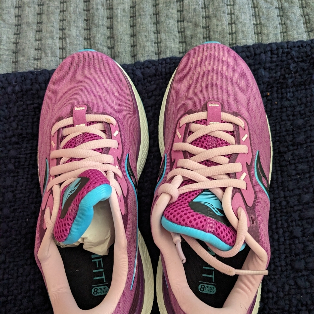 Saucony women's triumph 19 tennis shoes